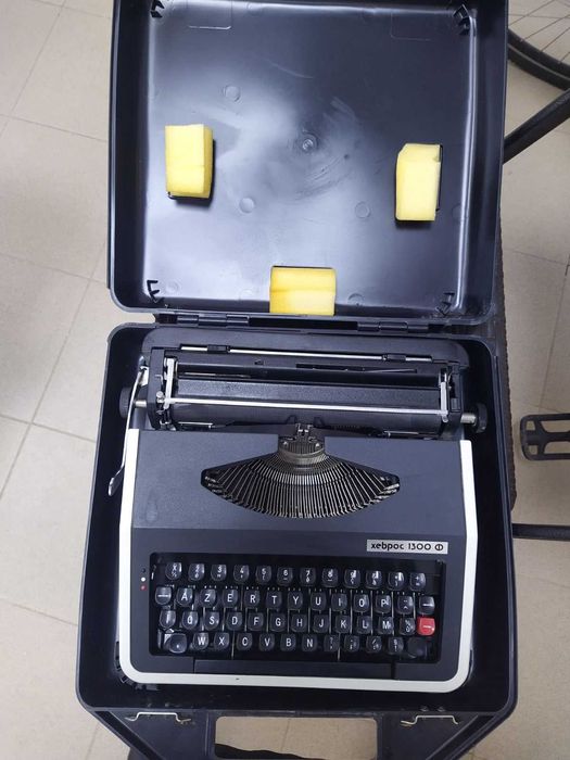 пишещи машини Хеброс 1300 Ф