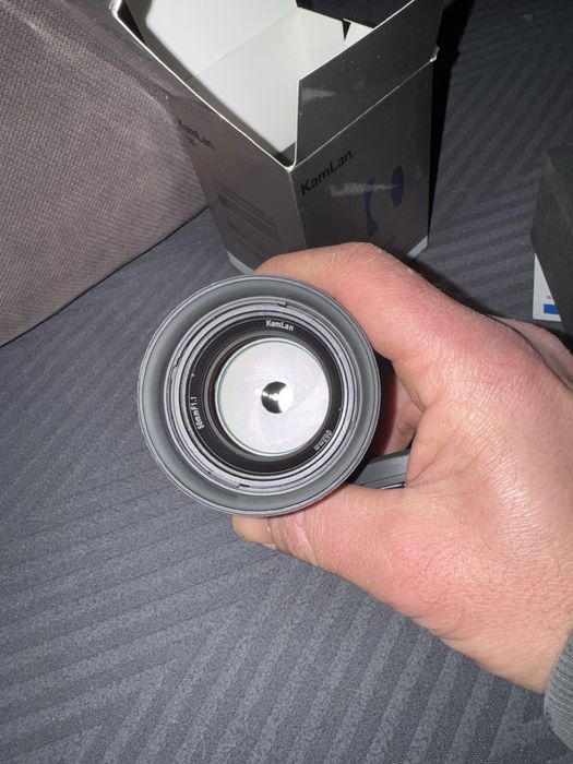 Обектив 50 мм f 1,1