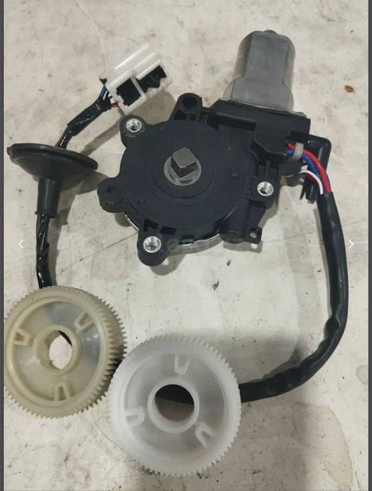 Моторчик стеклоподьемника Nissan