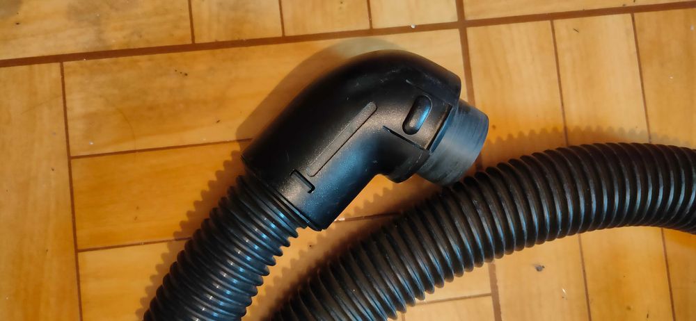 Продам на пылесос Bork V503 шланг