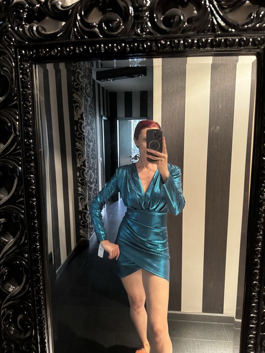 Парти рокля нова с етикет