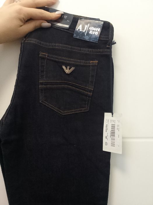 Blugi Armani mărimea 27 de dama