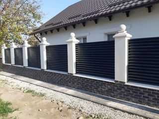 Garduri din panou stil jaluzele, sipca metalica, tabla si alte modele