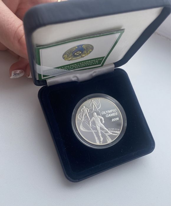 Продаю монеты серебро