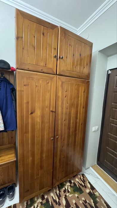 Продам шкафы и вешалку