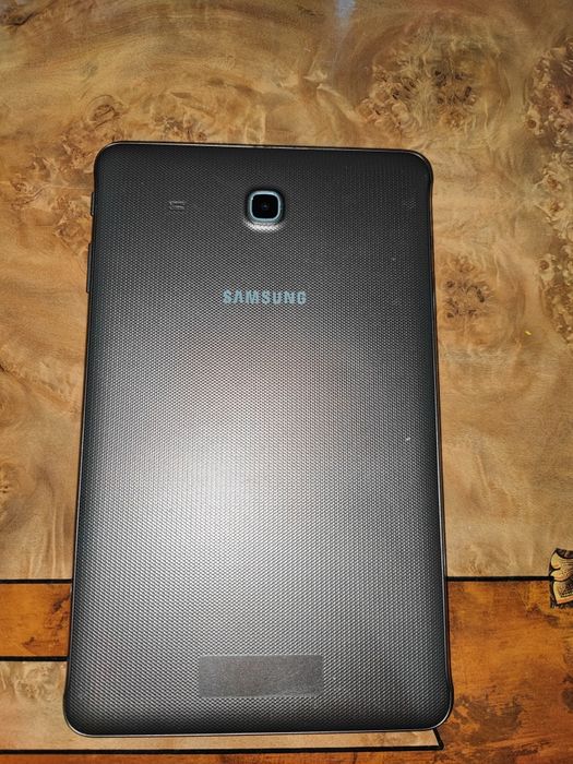 Samsung Planshet sotiladi.