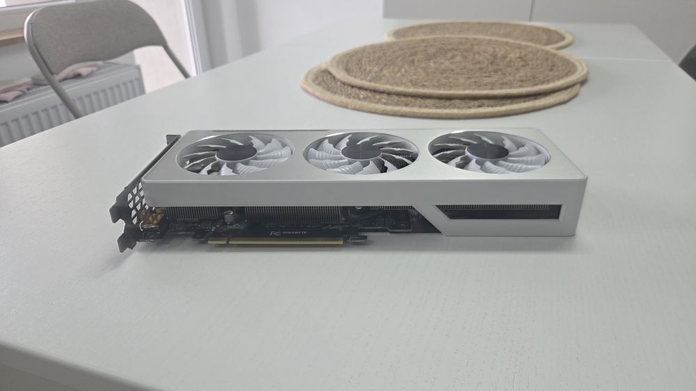 RTX 3060 12GB OC, VISION 3 fan-uri