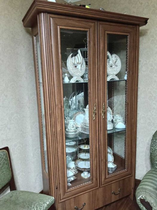 Комплект мебели в зал: 2 витрины + тумба под телевизор (тройка)