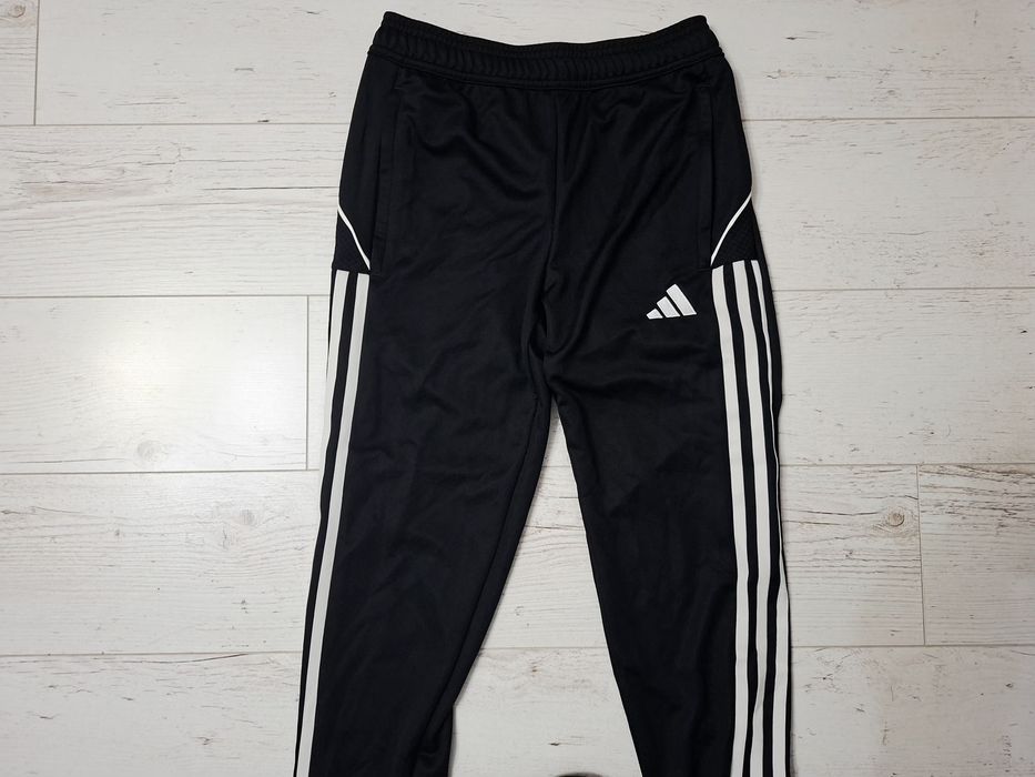 Adidas-Ориг. Детско долнище Ново!!!