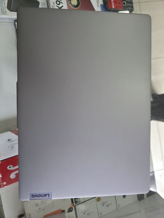 Lenovo Core i5 8/256 SSD