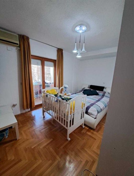 Дава се под наем Тристаен апартамент в София, Редута - 96 кв.м за 612 € - Снимка #1