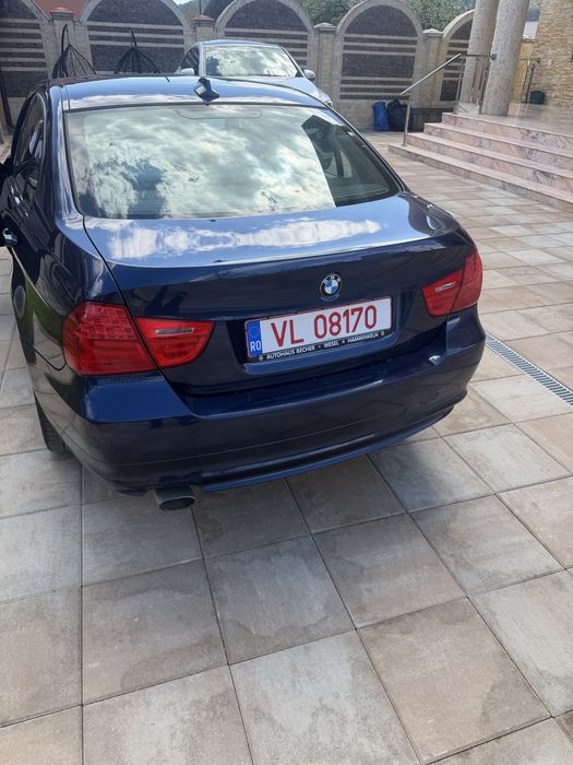 Vand sau schimb Bmw 320 d 2011 numere rosii valabiele 2 luni