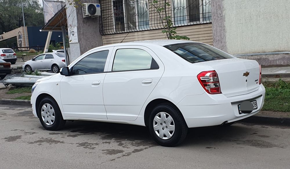 Две передние шторки "Lutor" на стекла