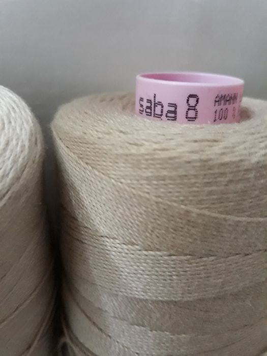 Ластик черен   ; конци