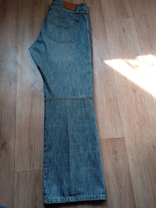 Продам джинсы мужские