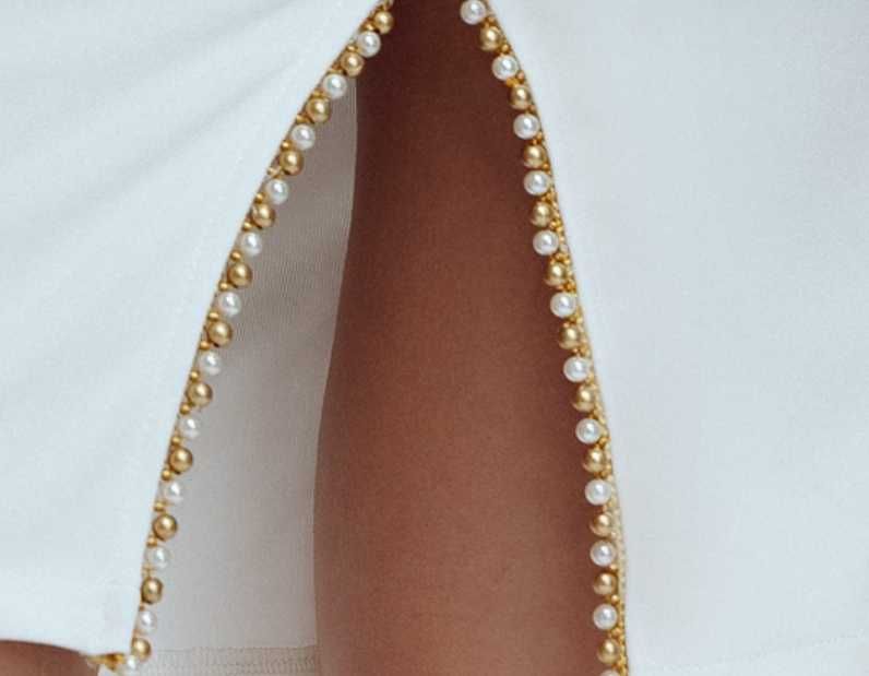 Rochie Fofy de cununie alba elegantă cu insertii de perle aurii sipene