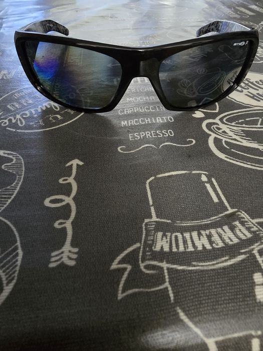 Слънчеви очила Арнет