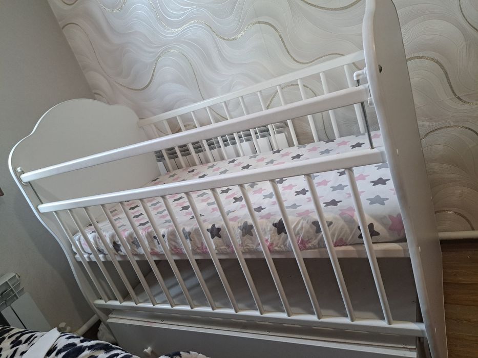 Детская кроватка