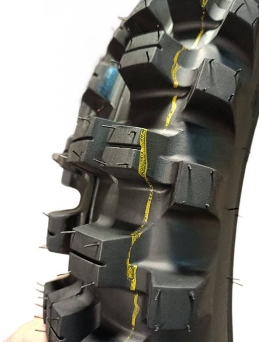 Мотошина GUMMY 120/90-18