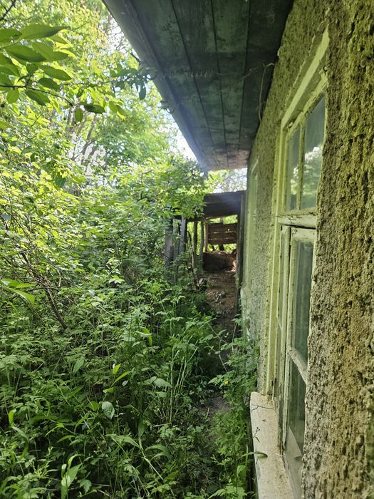 Къща с двор площ 1620 м 2