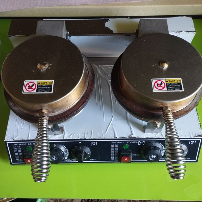 Профессиональный Вафельница