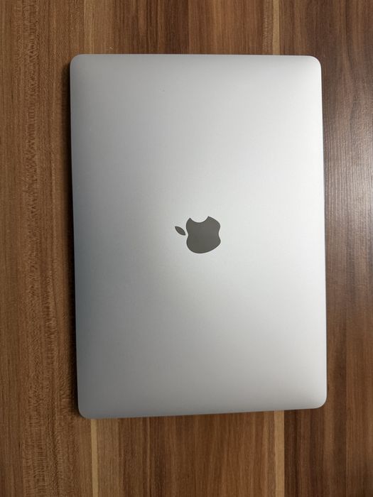 Macbook air M1 256 гб