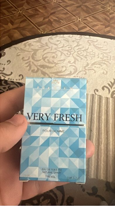 Духи , цена 2000