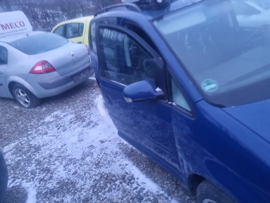 Volkswagen Touran din 2007 motor 1.9 AVQ  cutie manuala 6 trepte