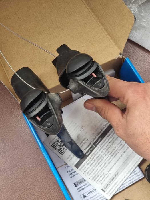 Vând ergopower manete schimbător frână Shimano Claris 2x8