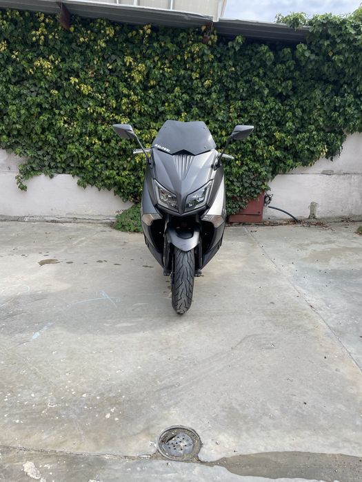 Скутер Yamaha T-max