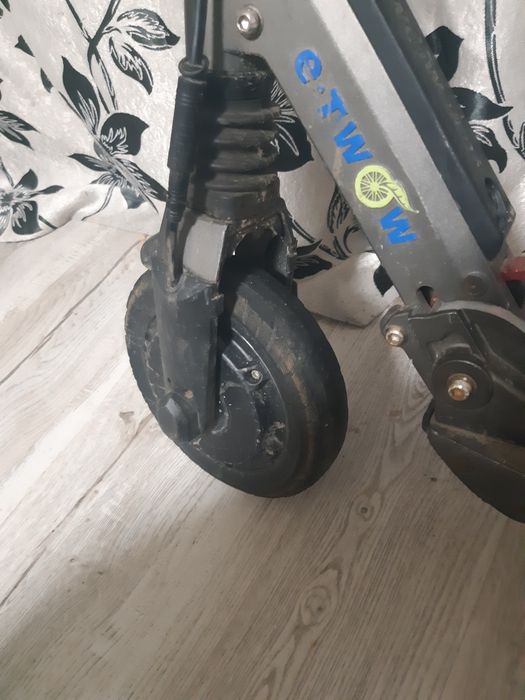 Trotineta electrica e twow