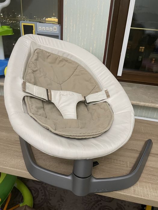 Шезлогн детский Nuna Leaf Cinder