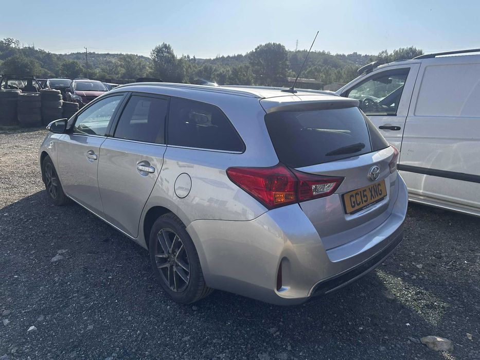 На Части Toyota Auris Тойота Аурис 1.4d 90к.с 2015г Комби