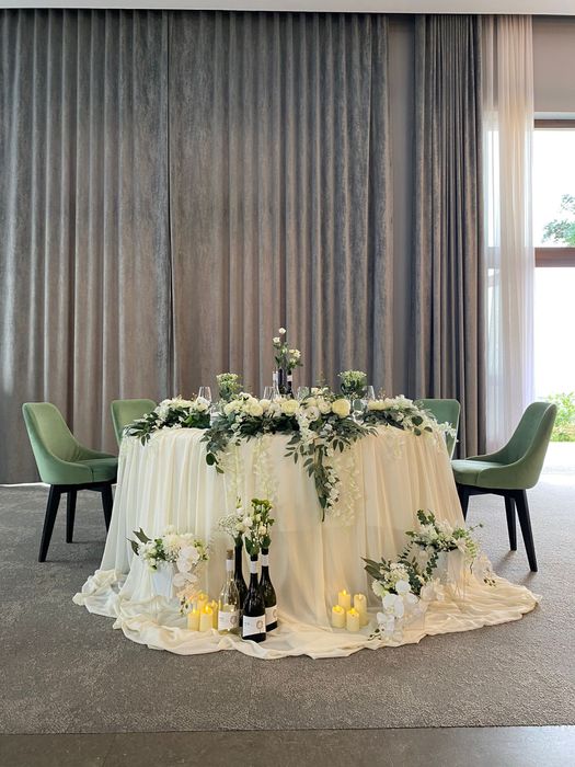 Decor evenimente photocorner / arcada baloane / aranjamente /marturii