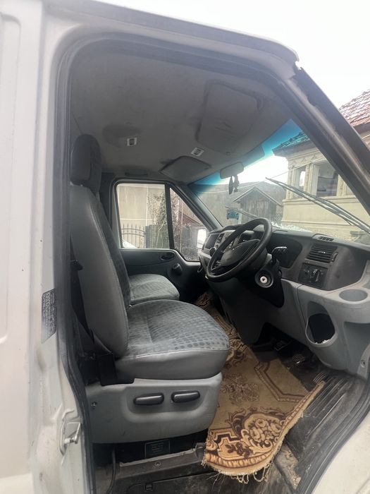 Autoutilitara Ford Transit