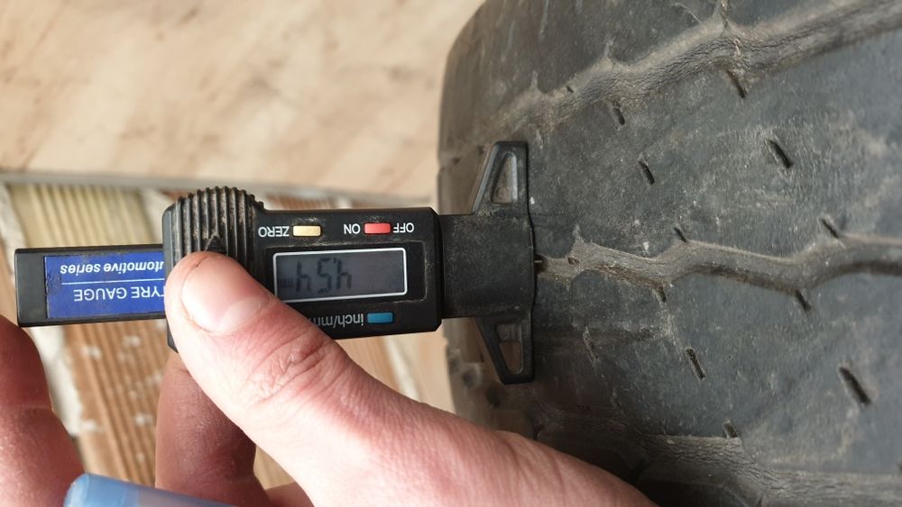 Гуми 195 75 16 С континентал