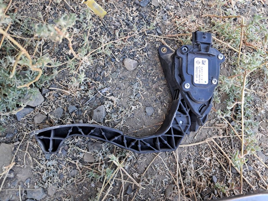 Продам запчасти рено лога 2 2014 года.