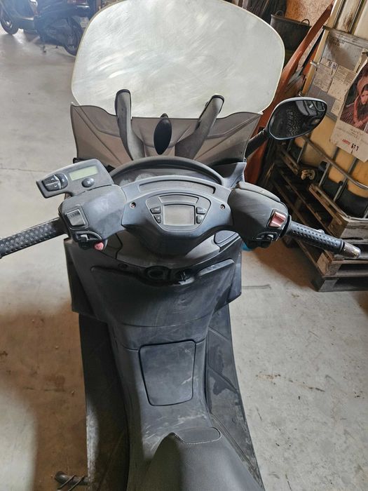 Vand patru scutere 125 cm3