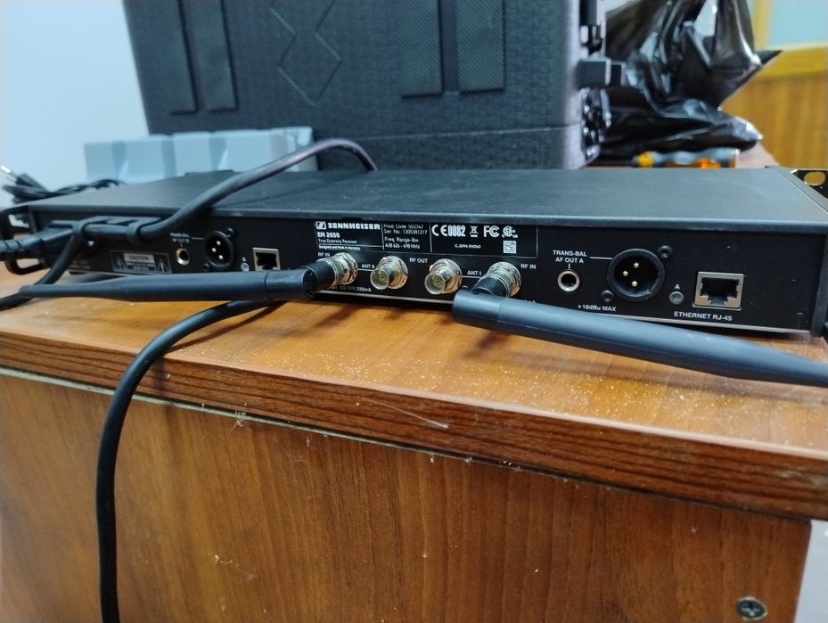 Продам микрофоны sennheiser EM 2050