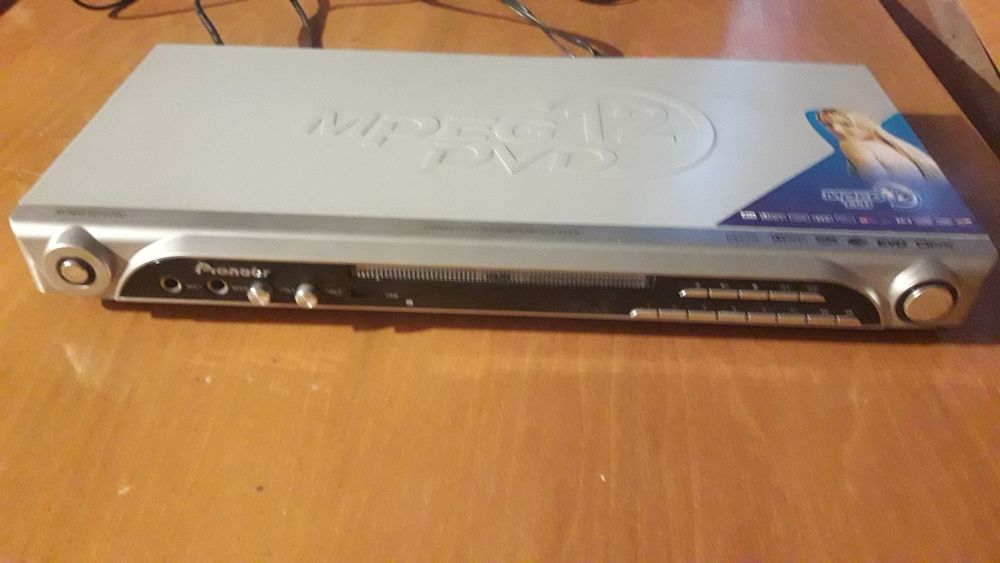 Продам DVD плеер