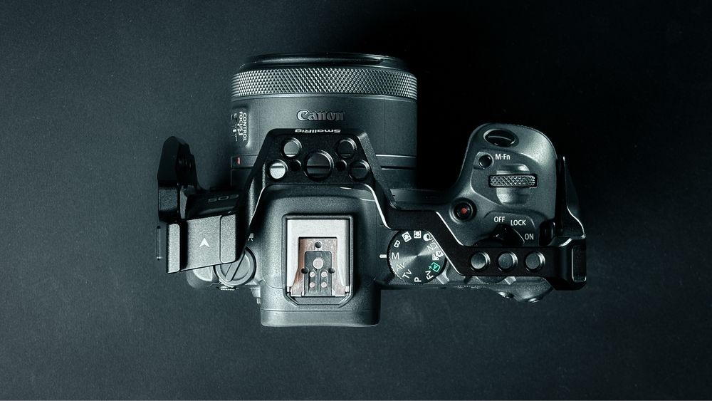 Комплект Фотоапарат Canon R8 + Canon 50mm + Canon 16mm