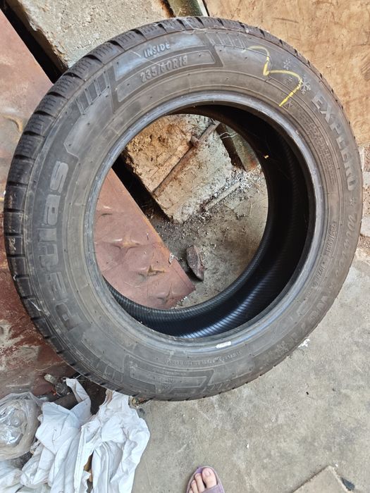 Гуми 235/60  R18