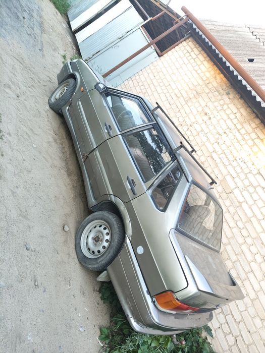 Продам ваз 2115 год 2003 газ бензин.