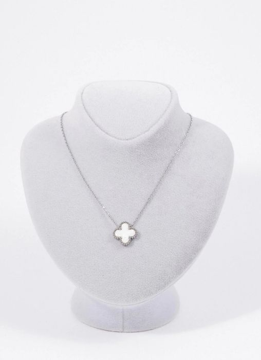 Сребърен комплект-колие и обеци детелини