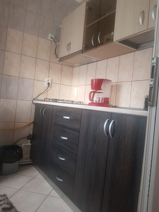 Inchiriez garsonieră..