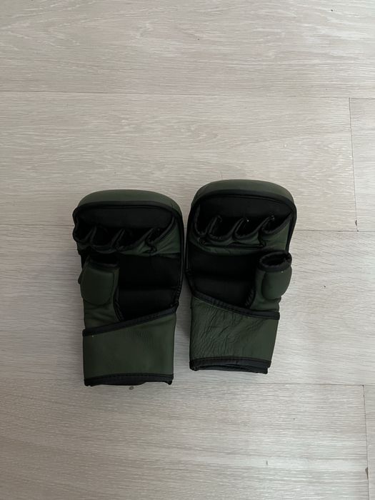 Боксерские перчатки