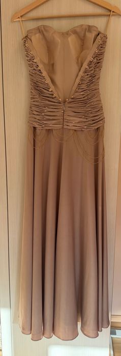 Бална рокля. Роклята е шита по поръчка.