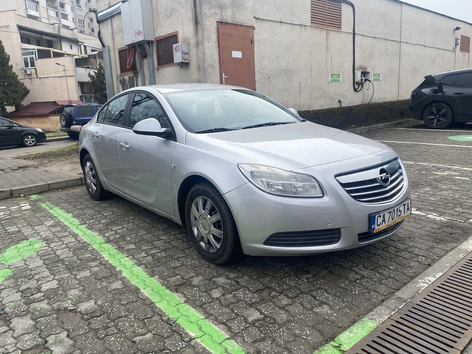 Продавам Опел Инсигния Турбо