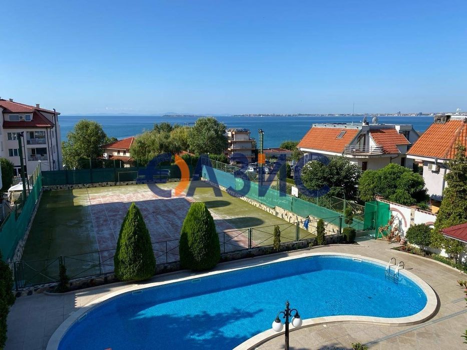 Продава се Къща в Свети Влас - 500 кв.м за 2020 €/кв.м - Снимка #2