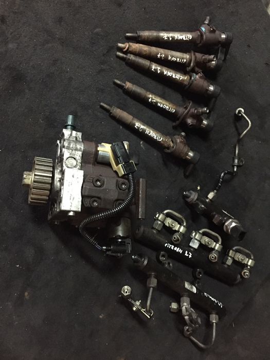 Injectoare Pompa Rampe Citroen C6 2.7Biturbo V6 pret 2000 lei